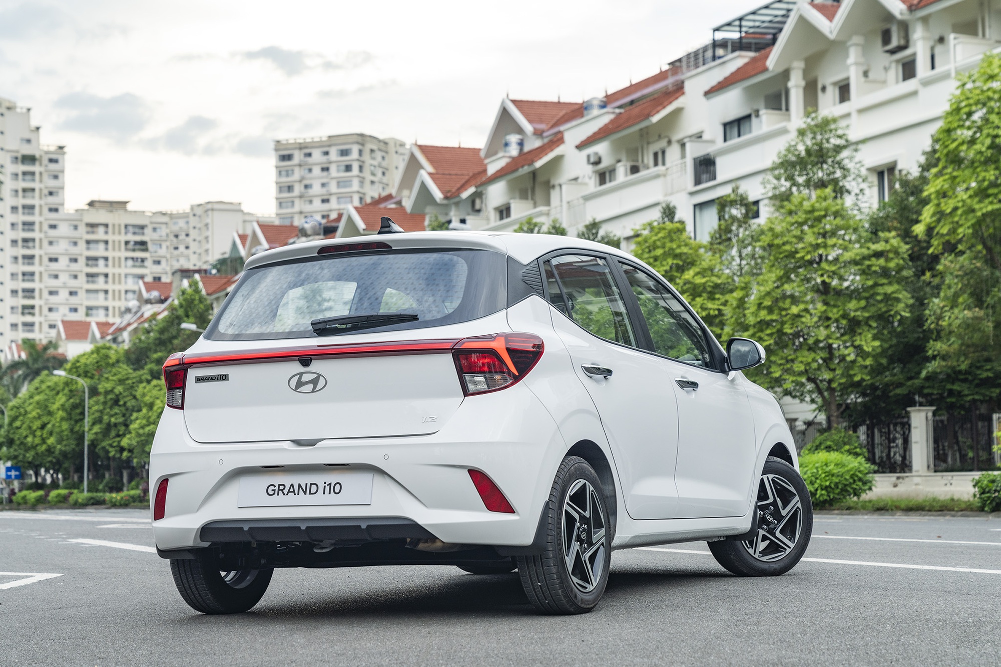 Chênh 11 triệu đồng, Hyundai Grand i10 và Kia Morning bản cao nhất hơn thua gì: Chọn an toàn hay thêm chút tiện nghi và sức mạnh động cơ- Ảnh 4.