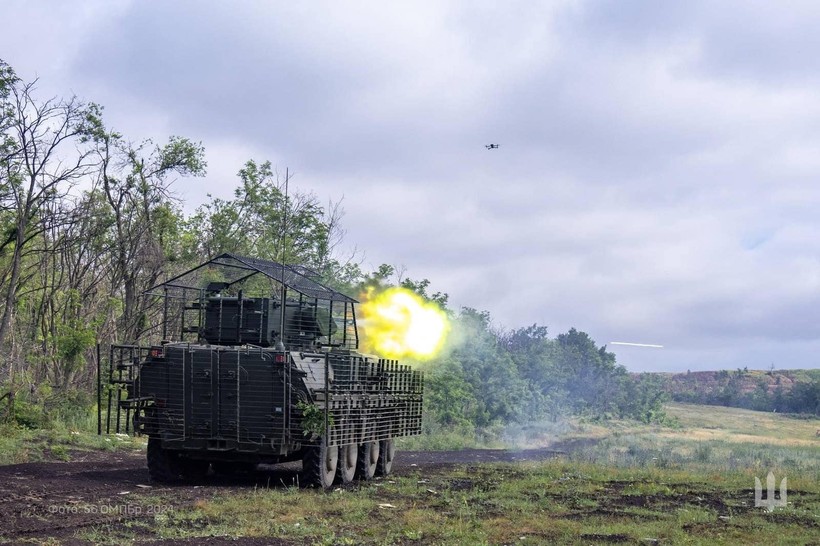 Thiết giáp BTR-4 thể hiện uy lực đáng gờm- Ảnh 1.