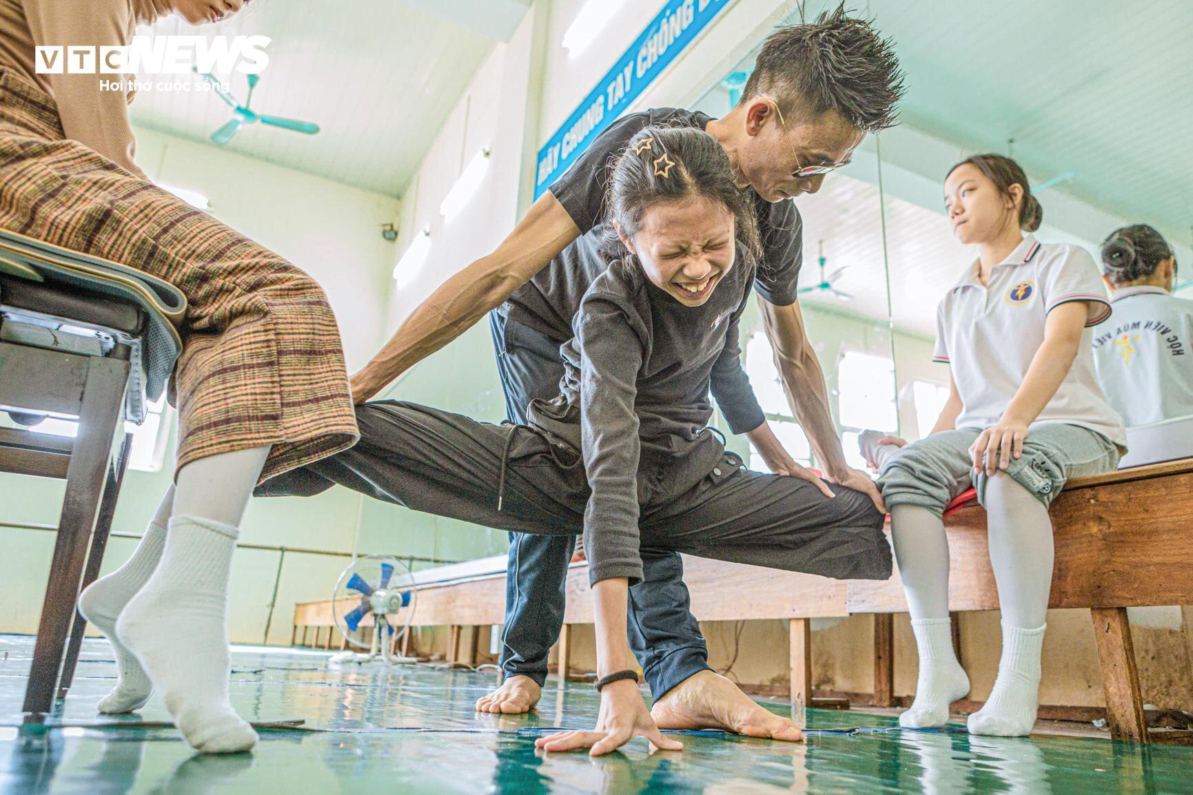 Hành trình khổ luyện cùng những giọt nước mắt của vũ công ballet nhí- Ảnh 2.