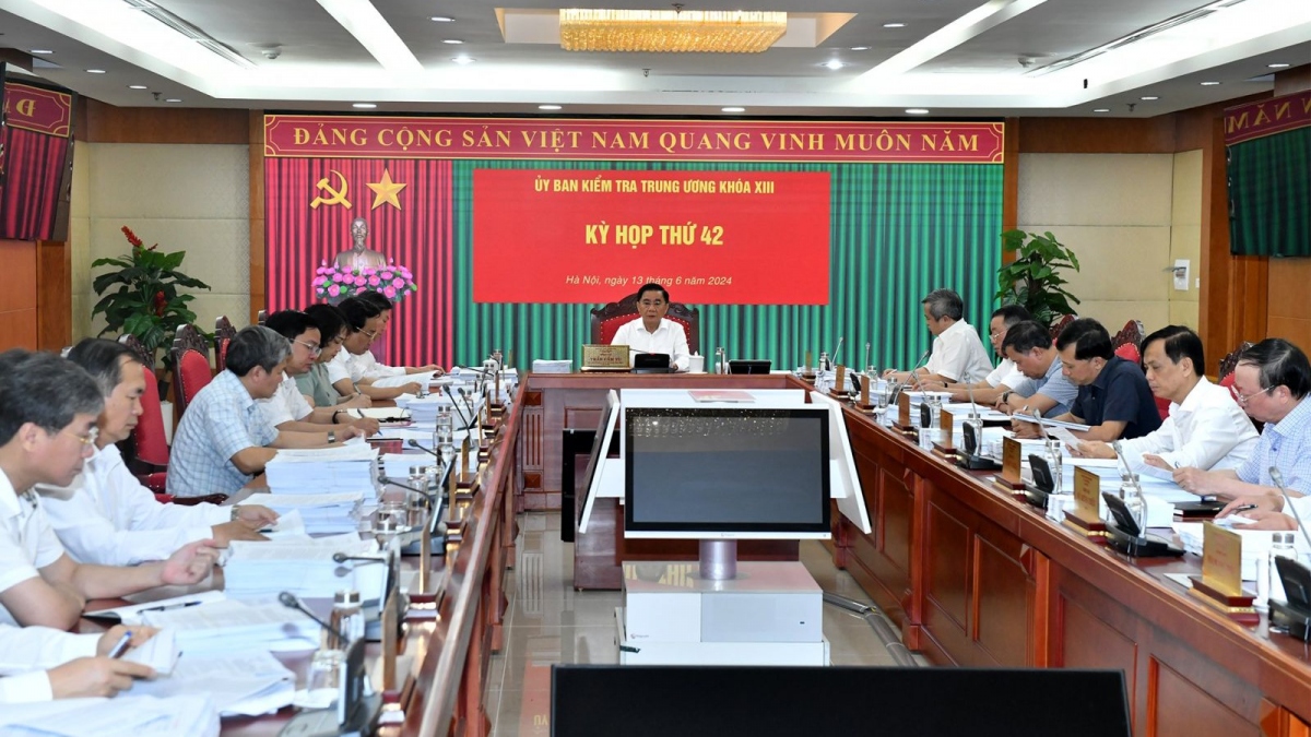 Cựu chủ tịch tỉnh Ninh Thuận Lưu Xuân Vĩnh cùng nhiều cán bộ bị kỷ luật- Ảnh 1.