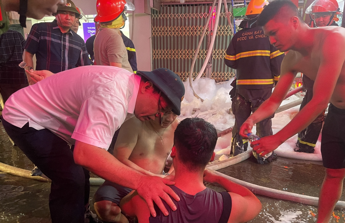 Xác định danh tính 4 người tử vong trong vụ cháy ở Định Công Hạ, Hà Nội- Ảnh 2.