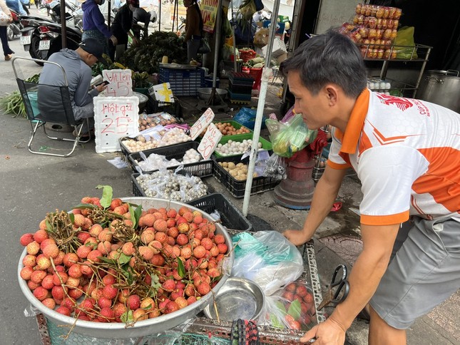 Vải thiều mất mùa, giá tăng chóng mặt- Ảnh 4.