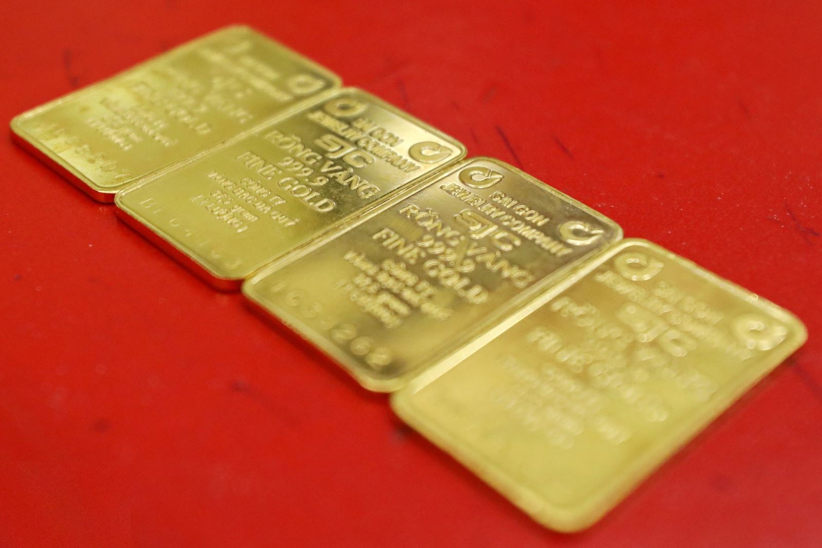 Thêm ngân hàng triển khai đăng ký mua vàng miếng SJC trực tuyến từ ngày mai- Ảnh 1.