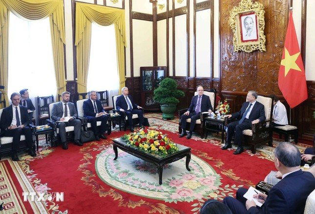 Chủ tịch nước Tô Lâm tiếp Đại sứ Liên bang Nga tại Việt Nam- Ảnh 4.