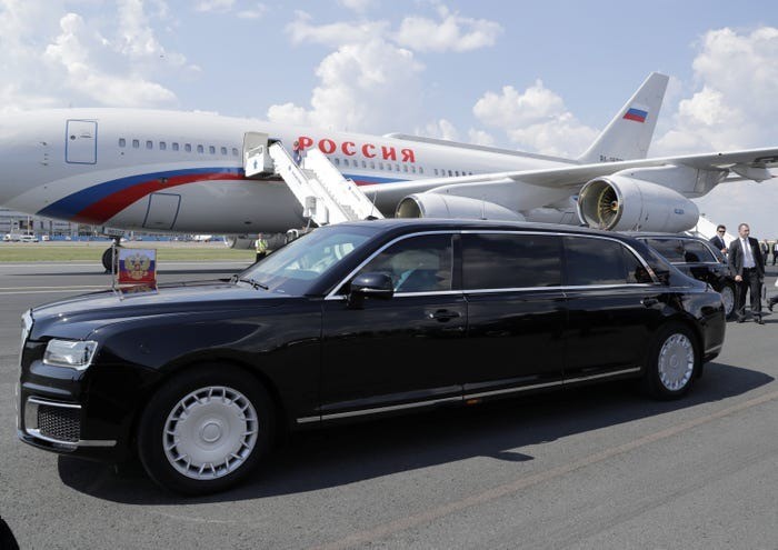 Cận cảnh chiếc limousine bọc thép thường được Tổng thống Putin mang theo khi công du nước ngoài- Ảnh 13.