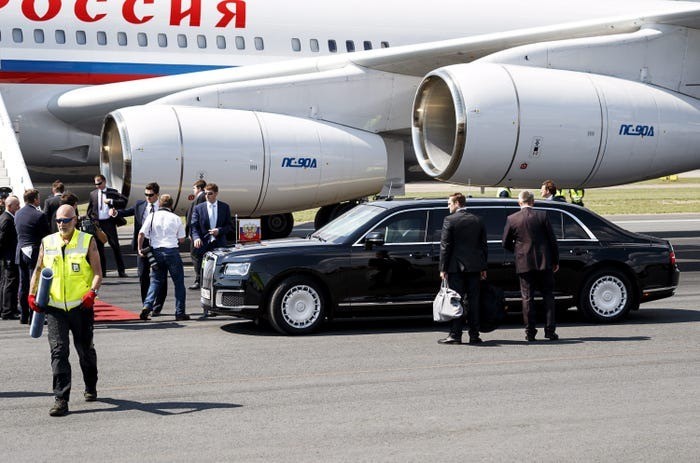 Cận cảnh chiếc limousine bọc thép thường được Tổng thống Putin mang theo khi công du nước ngoài- Ảnh 14.