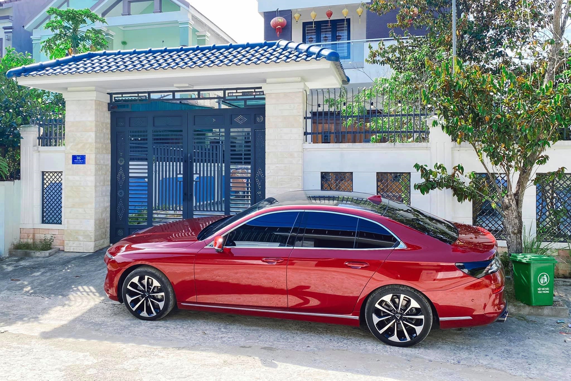 Chủ xe VinFast Lux A2.0 sau 45.000km sử dụng: ‘Lái giống BMW, chi phí bảo dưỡng rẻ, tự mày mò độ nội thất bằng sợi carbon thật'- Ảnh 21.