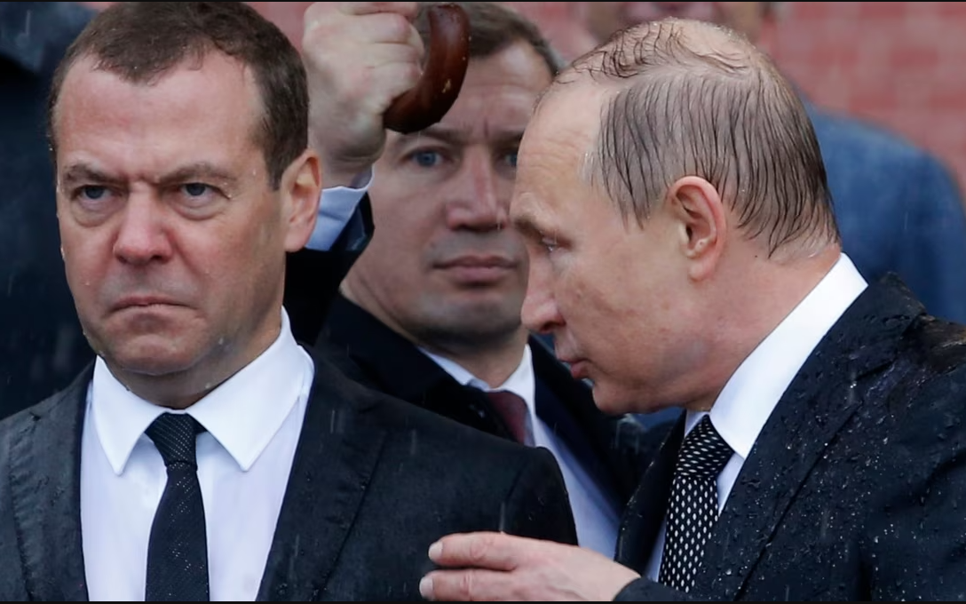 Khuyên Ukraine đồng ý đề xuất hòa bình của Nga khi còn có thể, ông Medvedev gửi cảnh báo 