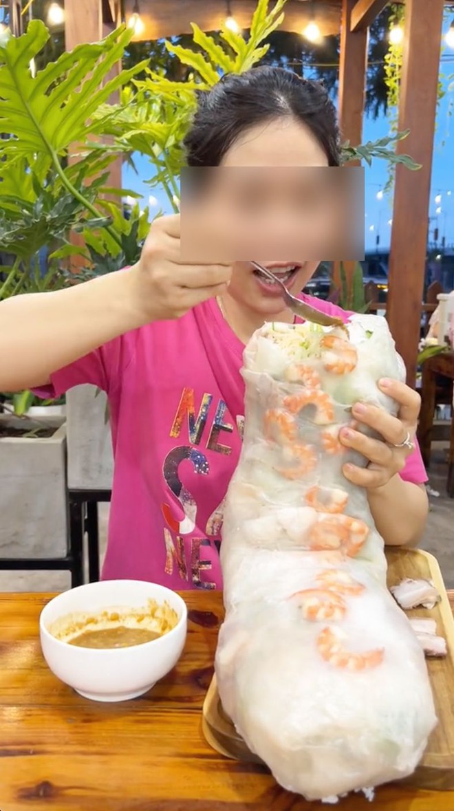 Cô gái mukbang chiếc gỏi cuốn hơn 4kg khiến dân mạng tranh cãi vì "mất hết tinh tuý ẩm thực"- Ảnh 7.