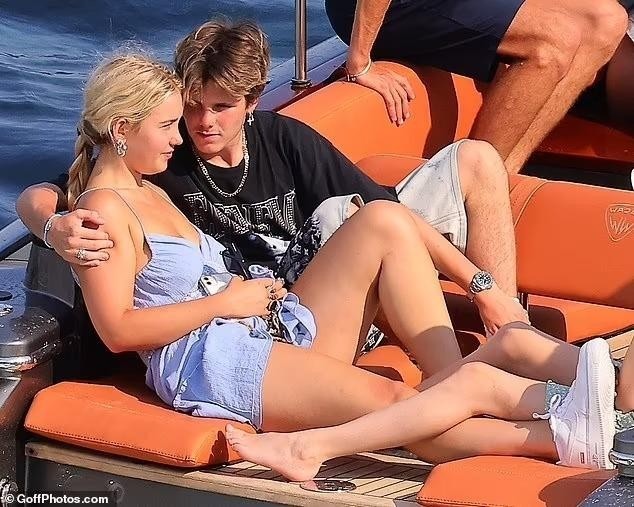 Con trai Beckham hẹn hò người đẹp Brazil- Ảnh 6.