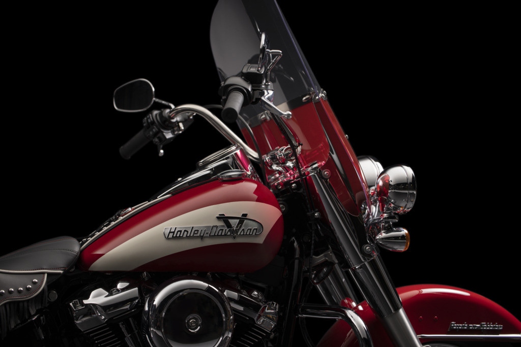 Chiêm ngưỡng mô tô cao cấp Harley-Davidson Hydra-Glide Revival giá gần 1 tỷ đồng- Ảnh 3.