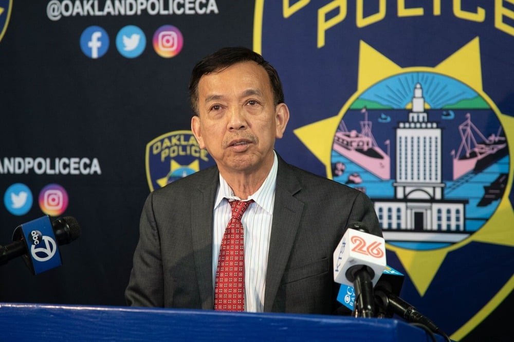 Vì sao FBI khám xét nhà Thị trưởng Oakland Sheng Thao và nhà cha con 'vua rác' David Dương?- Ảnh 1.