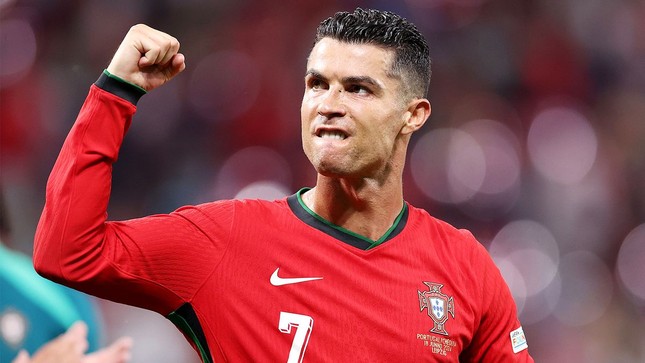 Bỏ lỡ nhiều cơ hội, Ronaldo vẫn kịp lập 2 kỷ lục EURO- Ảnh 1.