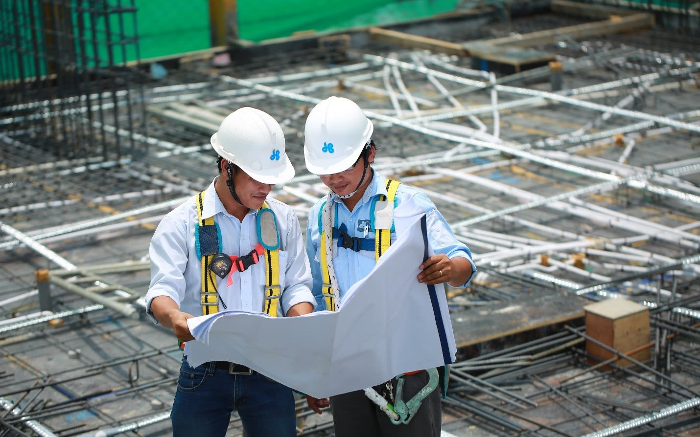 Nhà thầu xây dựng hàng đầu Việt Nam: 70% nhân sự bị xóa tên sau 4 năm, vốn chủ sở hữu 