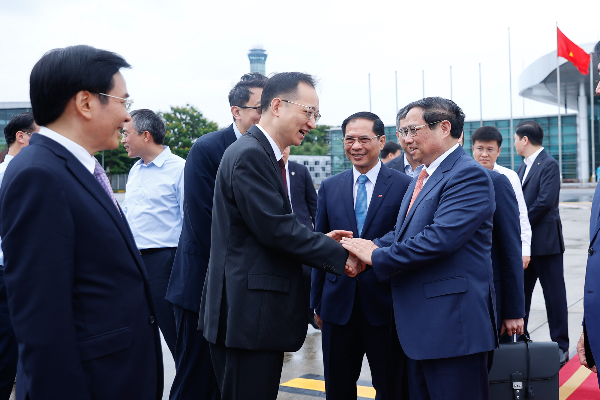 Thủ tướng Phạm Minh Chính lên đường dự Hội nghị của Diễn đàn Kinh tế thế giới và làm việc tại Trung Quốc
- Ảnh 3.