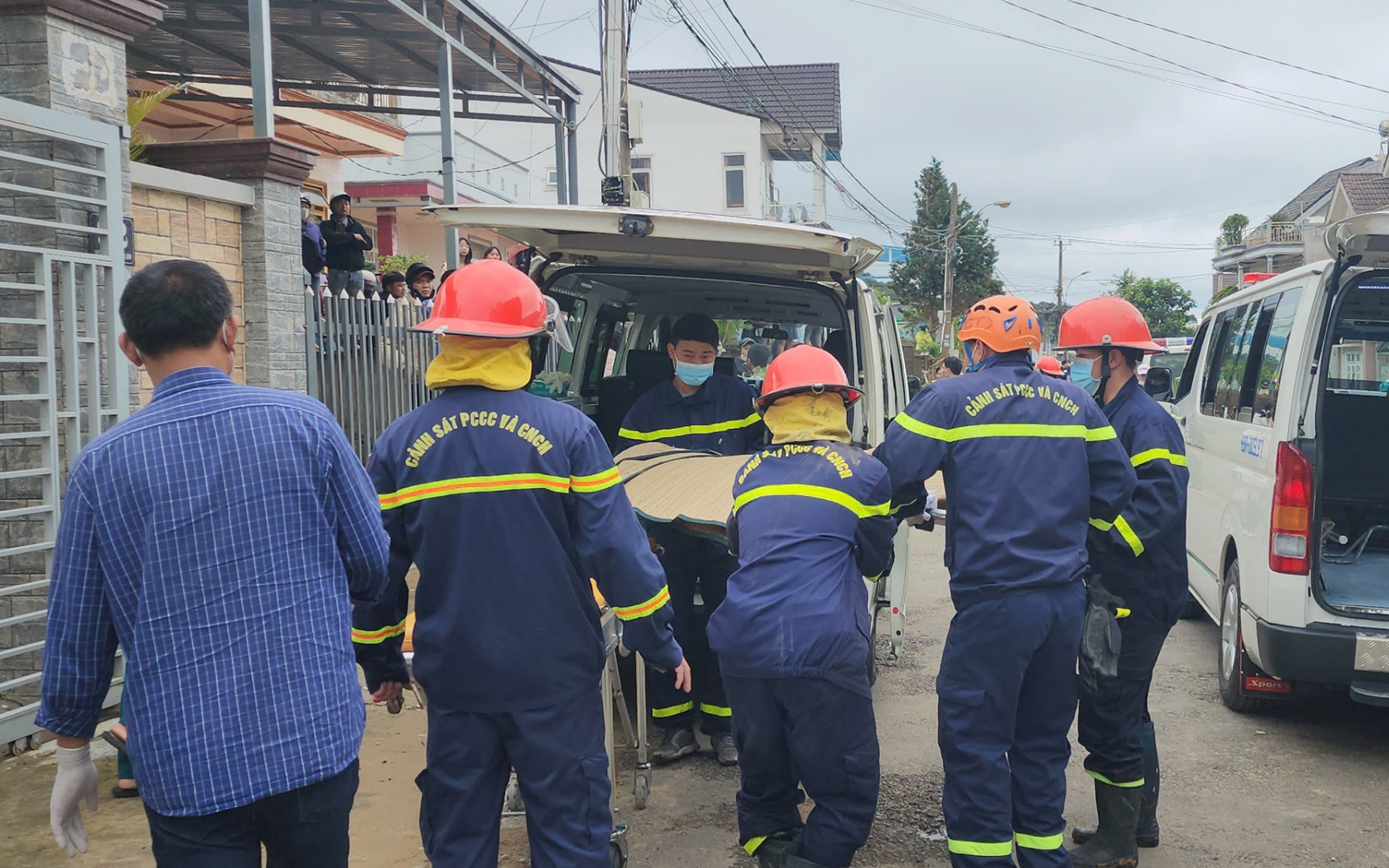 Nhân chứng vụ cháy khiến 3 cháu bé tử vong: Nghe tiếng la hét nhưng cửa khóa, lửa cháy lớn quá