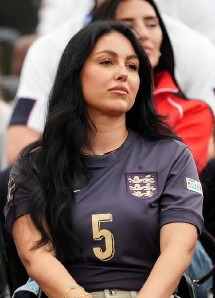Vợ, bạn gái sao tuyển Anh 'đốt' gần nửa tỷ đồng mỗi lần đến sân cổ vũ EURO 2024- Ảnh 5.