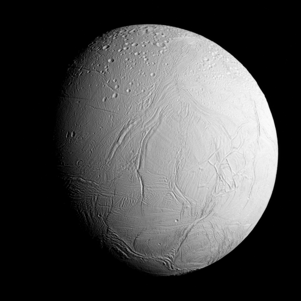 PIA17202_-_Approaching_Enceladus.jpg