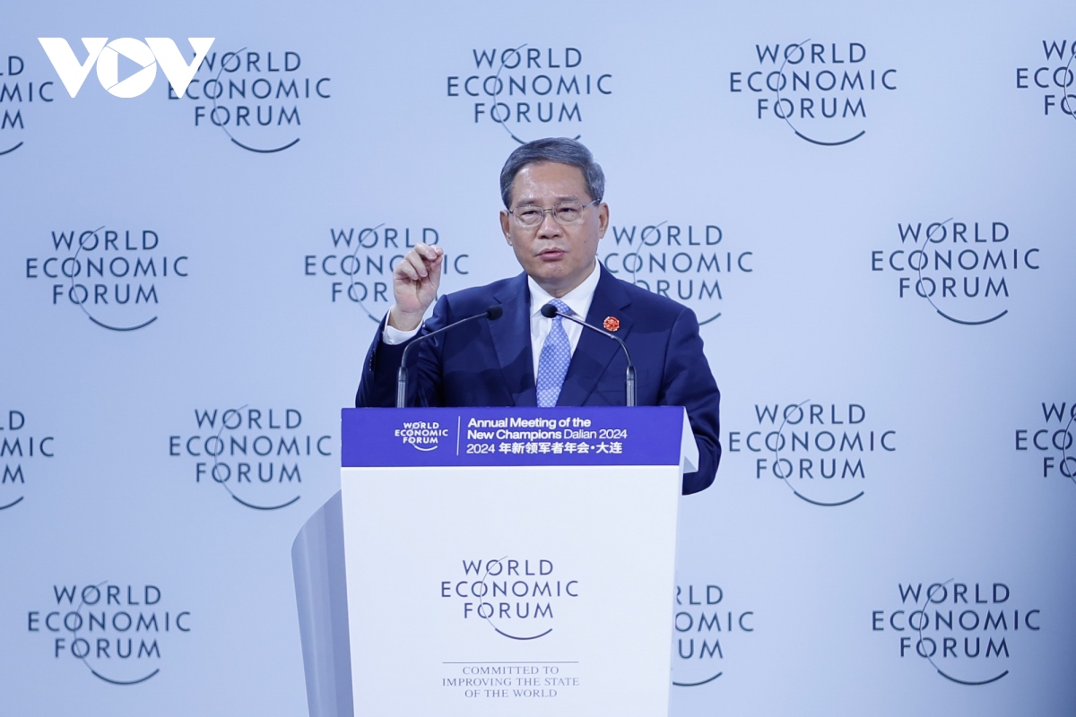 Thủ tướng chia sẻ "câu chuyện của Việt Nam" tại Hội nghị WEF Đại Liên 2024- Ảnh 2.