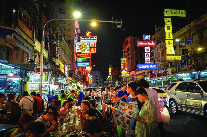 "Phú bà" Lisa ra tay: Chi tiền tỷ "tắt đèn" con phố sầm uất nhất Bangkok, thuê cả trăm vũ công góp mặt trong MV khủng- Ảnh 1.