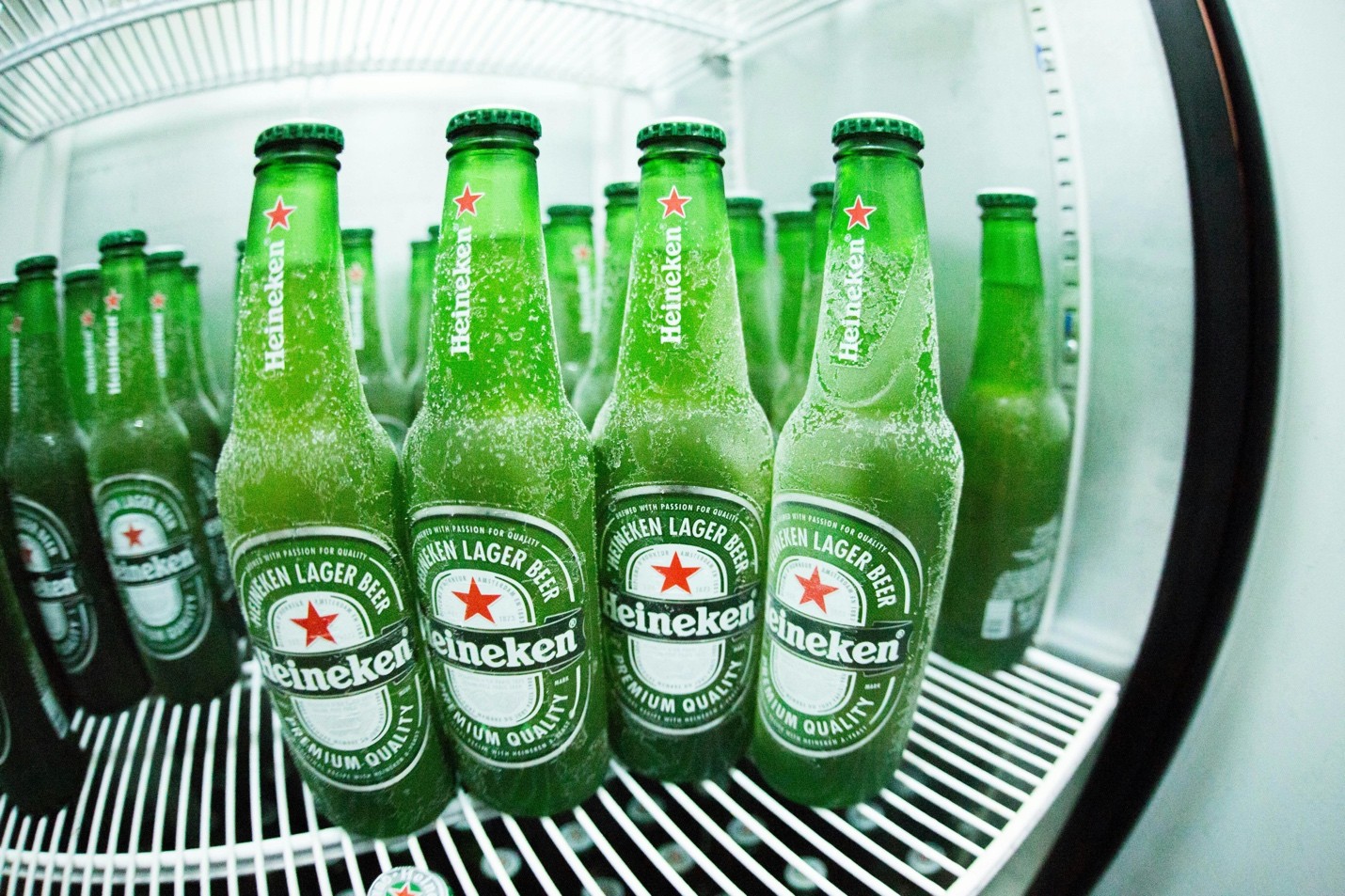 Kinh doanh online, offline đều khó: Heineken 