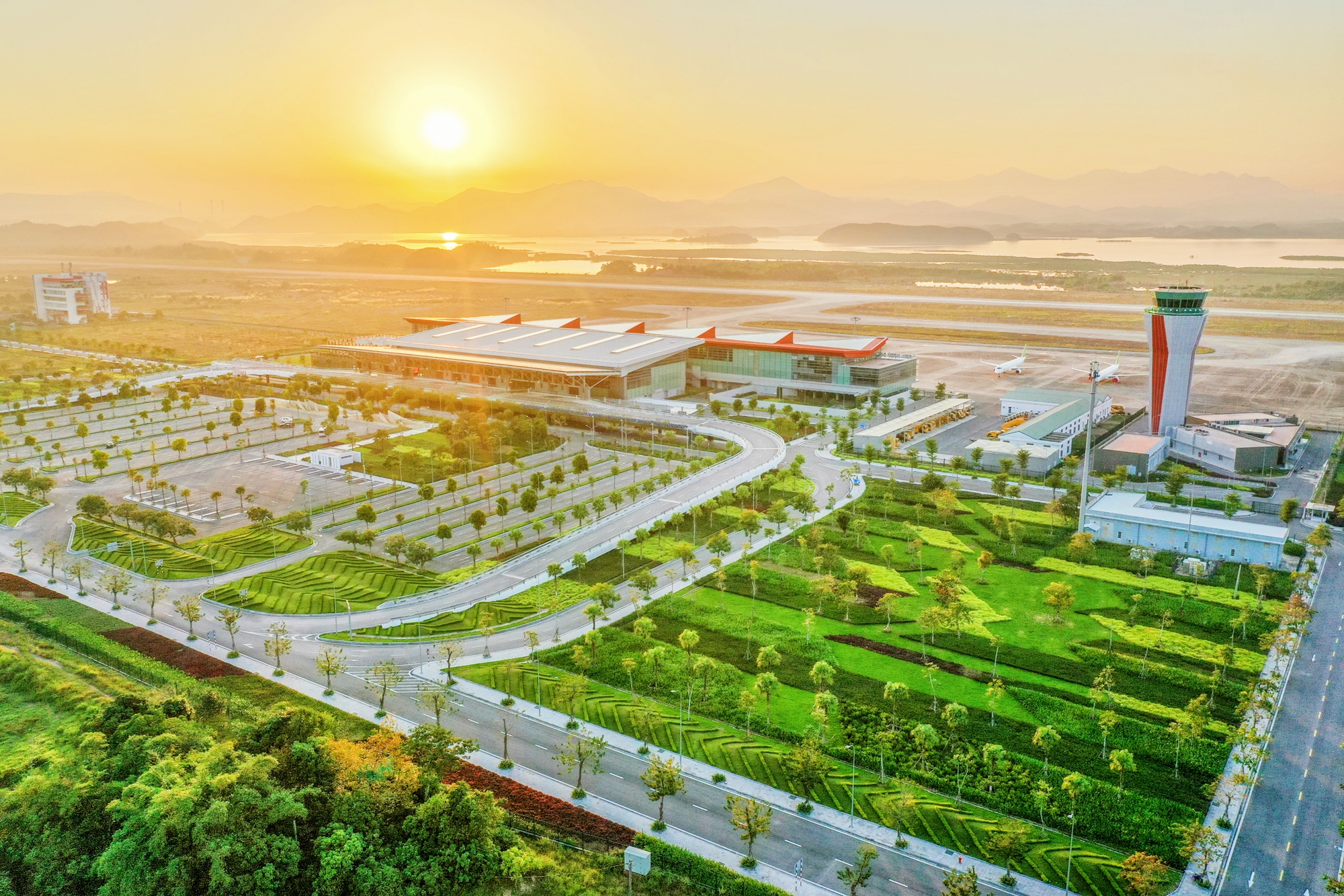 Tỉnh biên giới có sân bay tư nhân đầu tiên ở Việt Nam sẽ xây thêm hàng loạt sân bay chuyên dùng, taxi, thuỷ phi cơ- Ảnh 2.