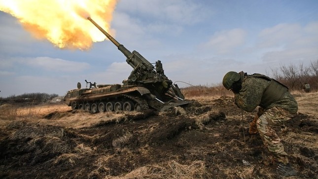 Nga giành thêm một ngôi làng ở Donbass, đe dọa đường tiếp tế của Ukraine- Ảnh 1.