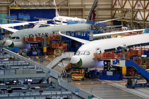 "Chúng tôi đang trong trạng thái hoảng loạn!": Công nhân Boeing tiết lộ những chuyện 'động trời' bên trong cơ sở sản xuất máy bay lớn nhất thế giới- Ảnh 1.