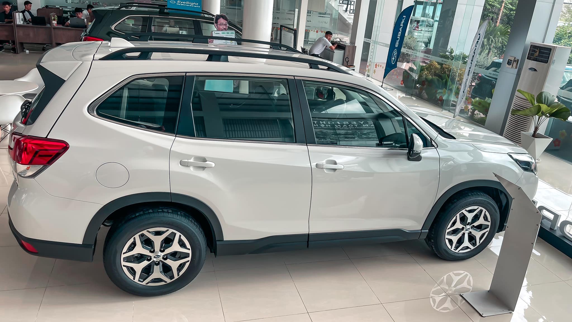 Subaru Forester 2024 nhập Thái giảm giá tới 160 triệu, ngang Mazda CX-5 bản cao, dọn kho trước khi chuyển sang nhập Nhật- Ảnh 6.