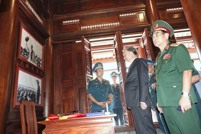 Chủ tịch nước Tô Lâm kiểm tra bộ đội phòng không - không quân- Ảnh 9.