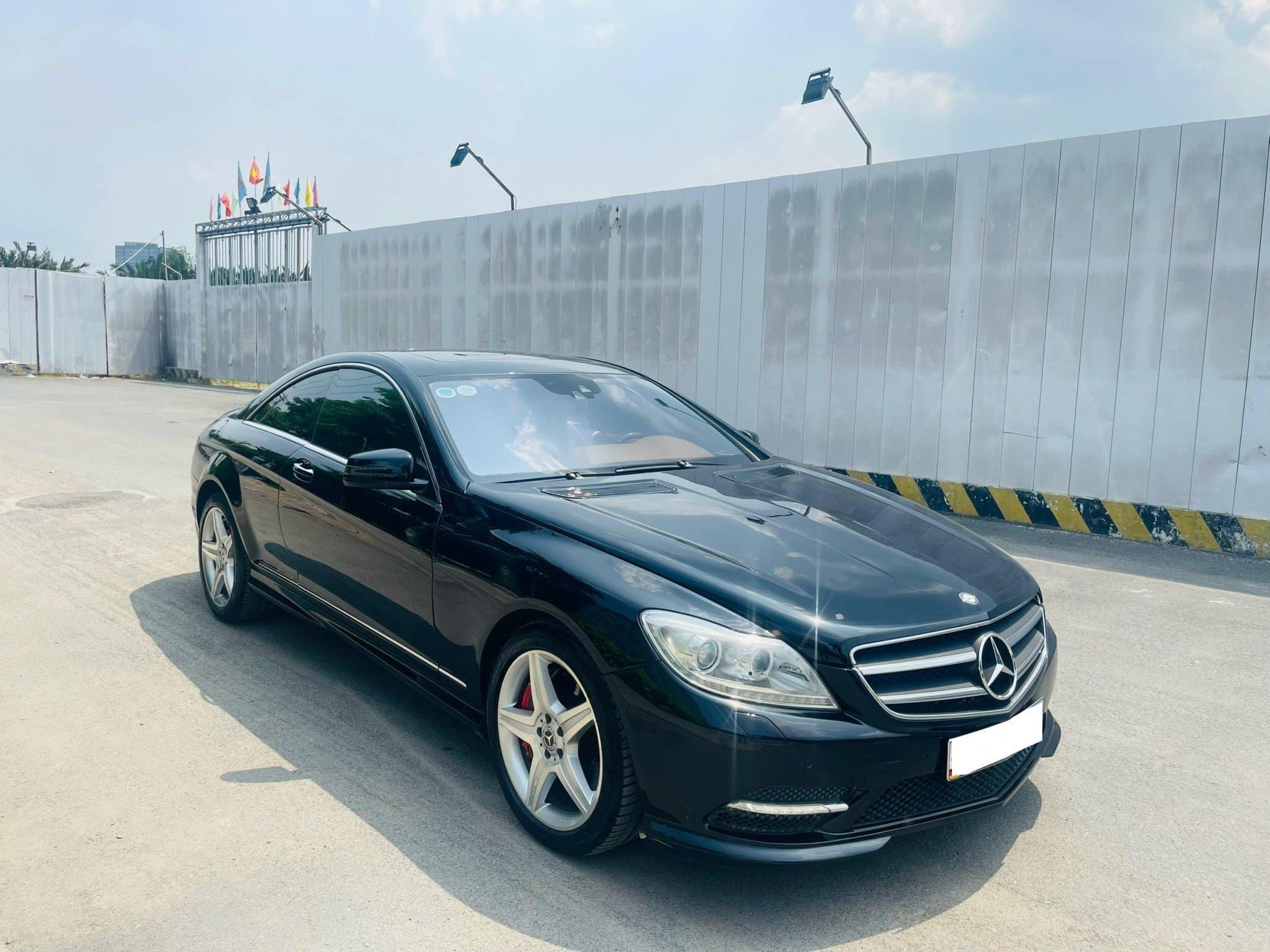 Sang tay Mercedes CL 500 13 năm tuổi từng 'làm mưa làm gió' giá 900 triệu, người bán tiếc nuối: 'Bị lỗ mất 50 triệu đồng'- Ảnh 2.