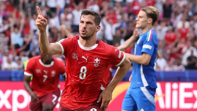 Thụy Sỹ vừa khiến Italia trải qua cột mốc tệ hại, vừa lập kỷ lục EURO- Ảnh 2.