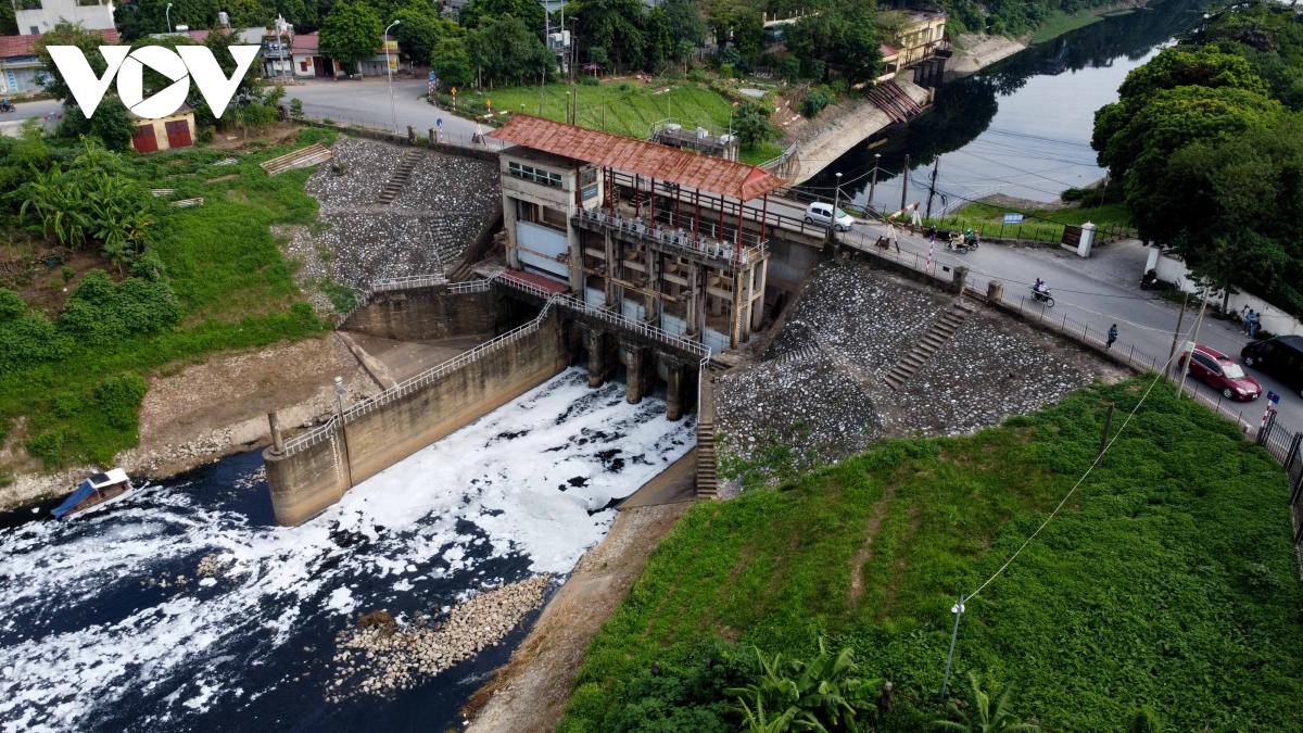 Hai dòng sông 'chết' ở Hà Nội gánh gần 2.000 nguồn xả thải: Bộ trưởng TN-MT nói gì?- Ảnh 2.