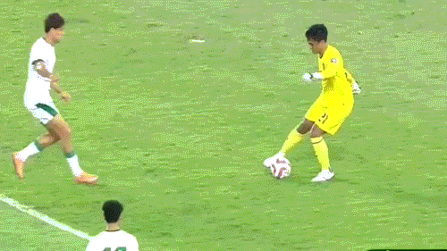 Phạt đền rồi thẻ đỏ, Indonesia đối mặt nguy cơ bị ĐTVN lật ngược thế cờ, hất khỏi vòng loại World Cup- Ảnh 7. Phạt đền rồi thẻ đỏ, Indonesia đối mặt nguy cơ bị ĐTVN lật ngược thế cờ, hất khỏi vòng loại World Cup- Ảnh 7.