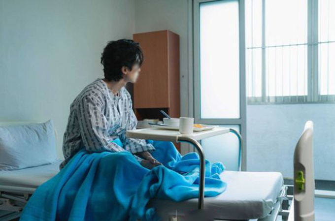 Người đàn ông nhập viện vì tăng mỡ máu gây viêm tụy cấp, bác sĩ tức giận: Nấu ăn kiểu này như đổ dầu vào máu- Ảnh 1.