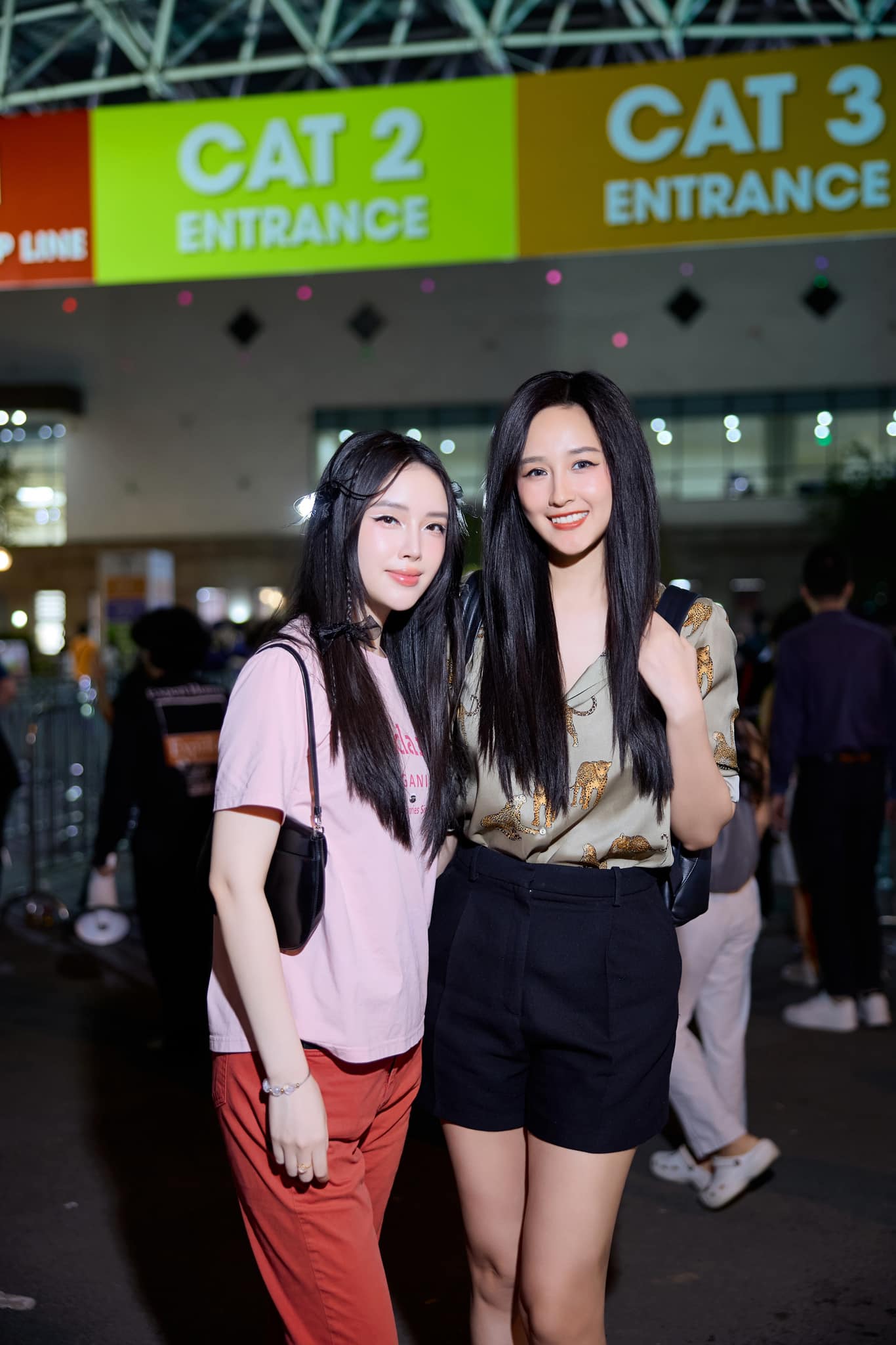 Mai Phương Thuý khoe em gái ruột, dù sinh hai con vẫn sở hữu nhan sắc nổi bật không kém gì chị gái Hoa hậu- Ảnh 1. Mai Phương Thuý khoe em gái ruột, dù sinh hai con vẫn sở hữu nhan sắc nổi bật không kém gì chị gái Hoa hậu- Ảnh 1.