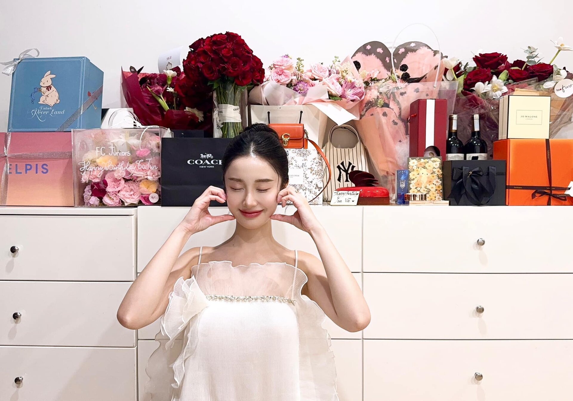 Sao Việt 6/6: Ngọc Sơn nhận ch&aacute;u ruột l&agrave;m con nu&ocirc;i, Lam Trường tặng vợ xe &ocirc; t&ocirc;- Ảnh 8.