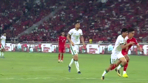 Phạt đền rồi thẻ đỏ, Indonesia đối mặt nguy cơ bị ĐTVN lật ngược thế cờ, hất khỏi vòng loại World Cup- Ảnh 6. Phạt đền rồi thẻ đỏ, Indonesia đối mặt nguy cơ bị ĐTVN lật ngược thế cờ, hất khỏi vòng loại World Cup- Ảnh 6.