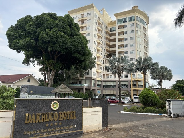 Con trai nguyên Chủ tịch Cty Cao su Đắk Lắk bị bắt về tội tham ô tài sản và rửa tiền- Ảnh 1.