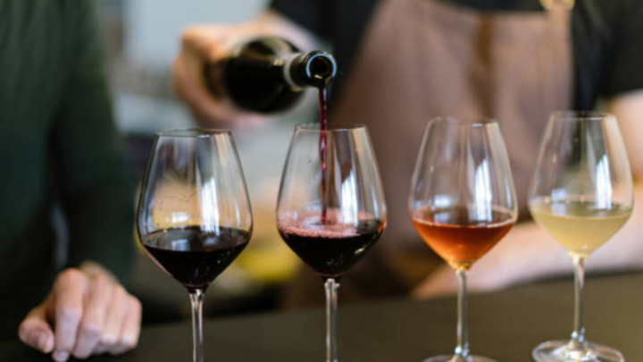 L&agrave;m thế n&agrave;o để biết rượu đ&atilde; hết hạn sử dụng?- Ảnh 1.