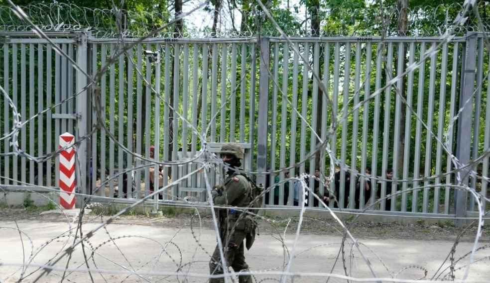 Ba Lan mở cuộc điều tra về ảnh hưởng chính trị của Nga và Belarus- Ảnh 1.