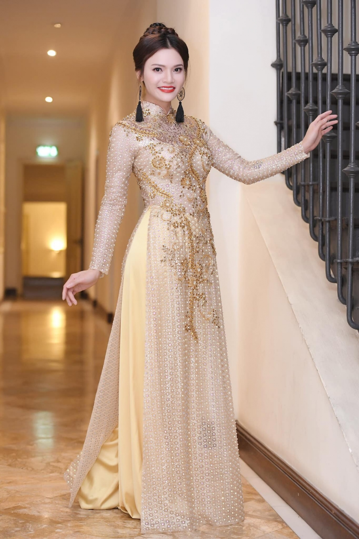 Nữ ca sĩ trẻ nhất được phong tặng NSND: Qua 2 lần đò nhưng không con, 42 tuổi sống an yên trong ngôi biệt phủ rộng hơn 8.000m2- Ảnh 4.