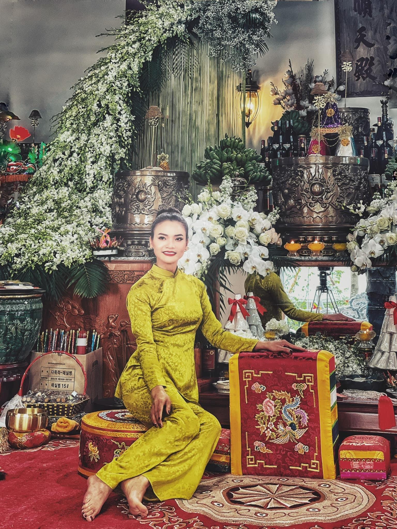 Nữ ca sĩ trẻ nhất được phong tặng NSND: Qua 2 lần đò nhưng không con, 42 tuổi sống an yên trong ngôi biệt phủ rộng hơn 8.000m2- Ảnh 10.