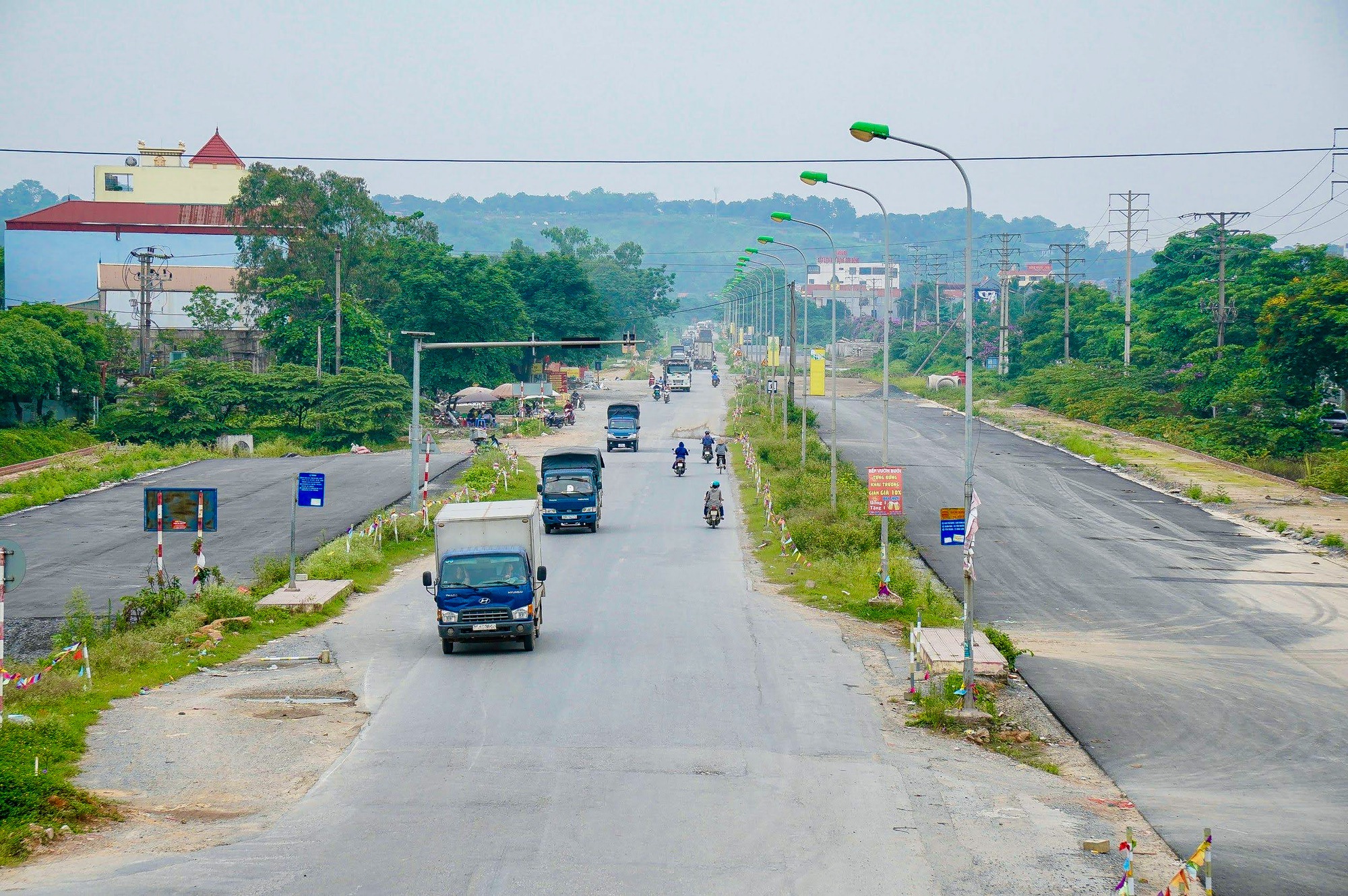 Hiện trạng tuyến đường được đầu tư hơn 8.100 tỉ đồng sau hơn 1 năm thi công- Ảnh 13.