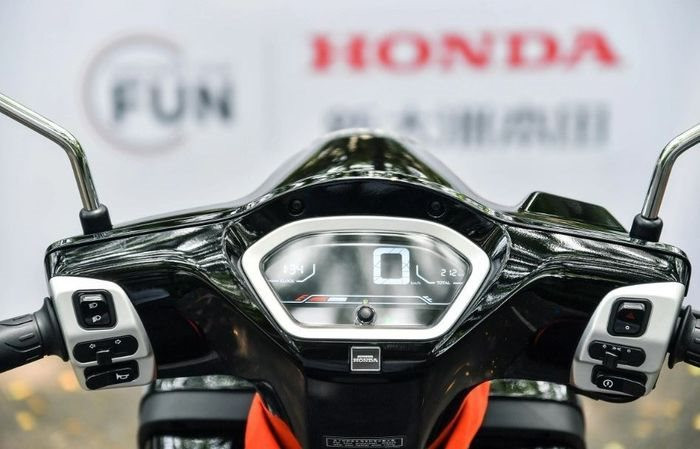 Cận cảnh "tân binh" xe ga 125cc của Honda: Thiết kế độc lạ, trang bị không kém LEAD, giá chỉ 38 triệu đồng- Ảnh 4.
