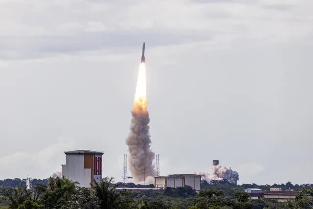 Châu Âu phóng thành công tên lửa Ariane 6- Ảnh 1.