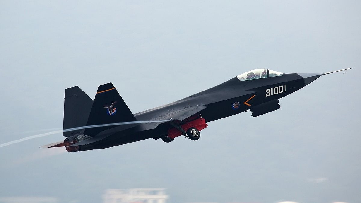 FC-31 đang âm thầm vượt mặt Su-57 và F-35