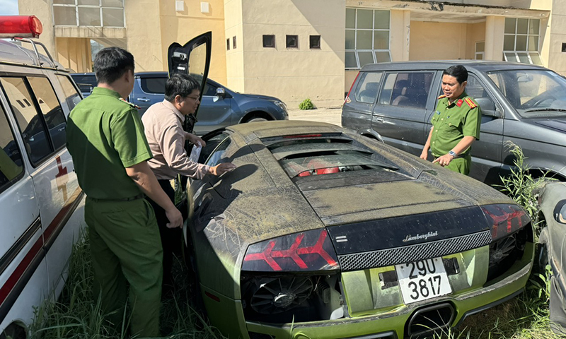 Nhiều người tiếc nuối vì 2 siêu xe Lamborghini và Mercedes-G63 bị... tiêu hủy- Ảnh 1.