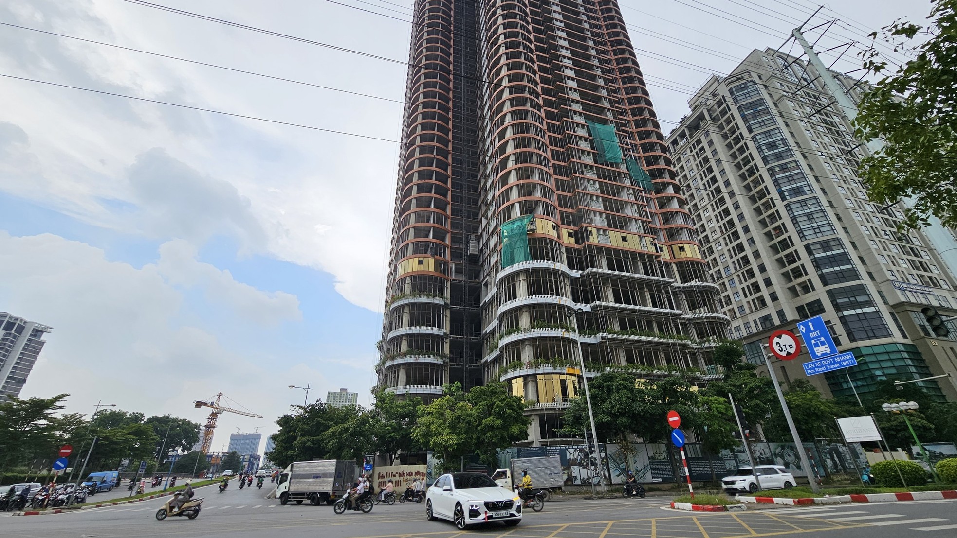 Cao ốc QMS Top Tower 45 tầng 'đắp chiếu' nhiều năm bất ngờ chào bán căn hộ- Ảnh 13.