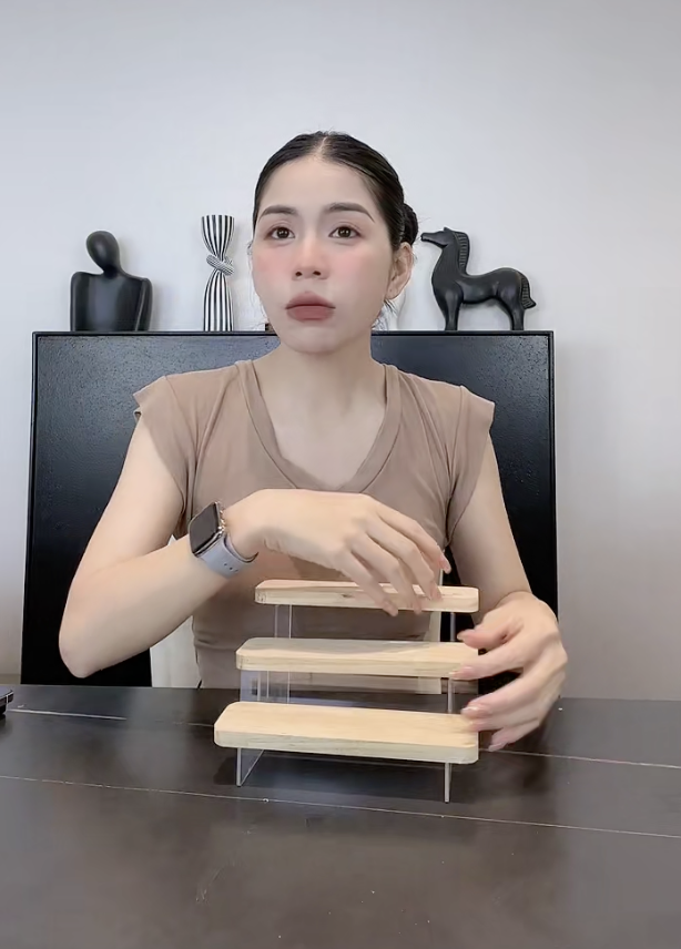 Hằng Du Mục ẩn ý về chuyện ganh tị chơi xấu sau phiên live sầu riêng ồn ào 7/7, Quang Linh Vlogs lập tức có bình luận lạ- Ảnh 6.